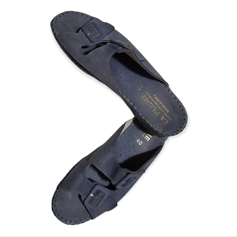 La Plume Jen Blue Suede 2-Buckle Wedge Sandals Size 8.5